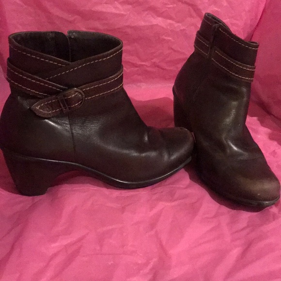 Brown ankle boots 👢 - Picture 4 of 4
